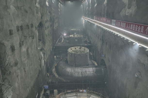 68圖為雙江口水電站地下廠房施工形象