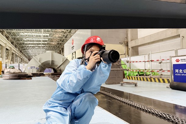 腳底板下出新聞_副本